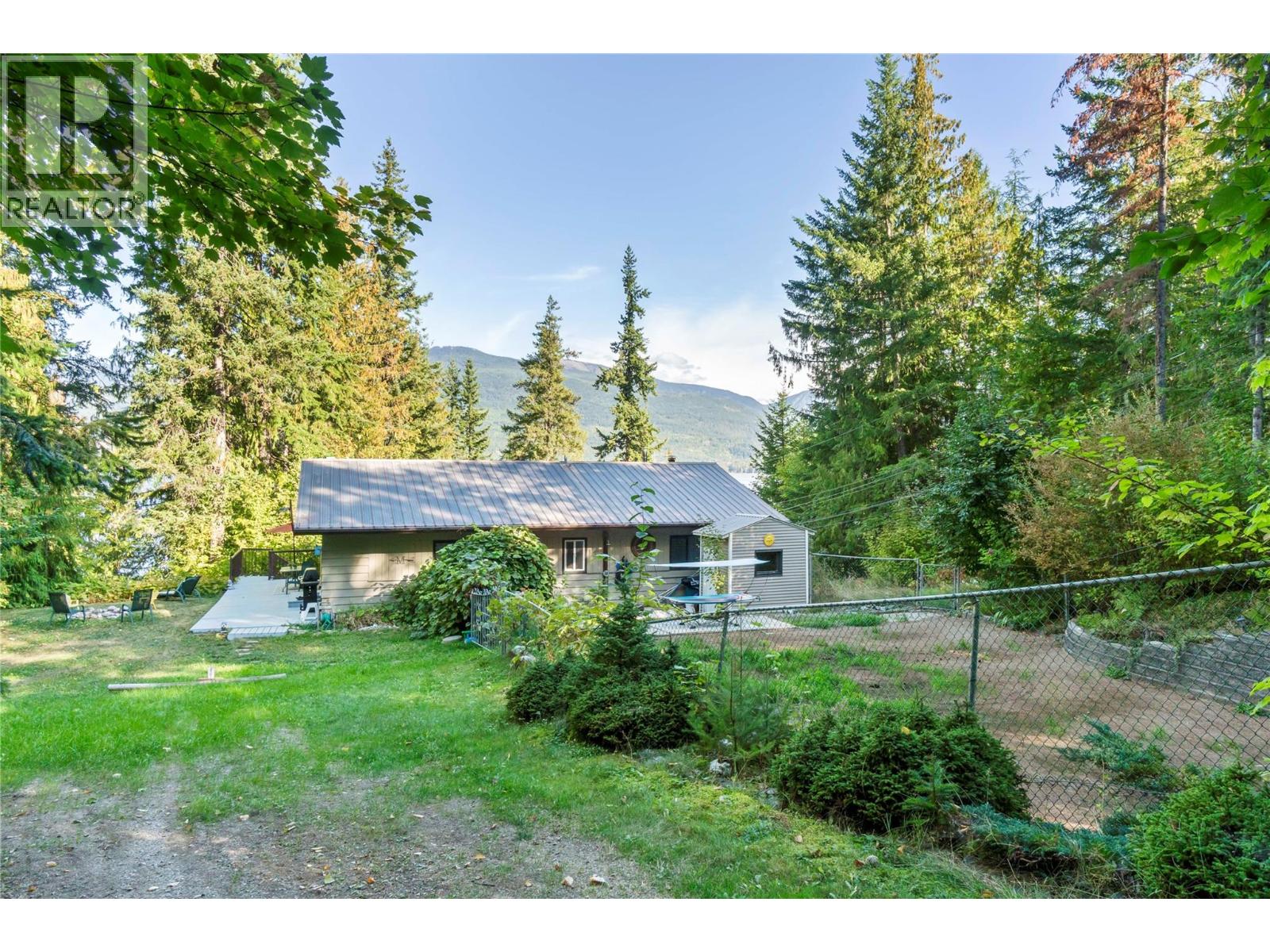 4265 Eagle Bay Road, Eagle Bay, British Columbia  V0E 1T0 - Photo 5 - 10363789