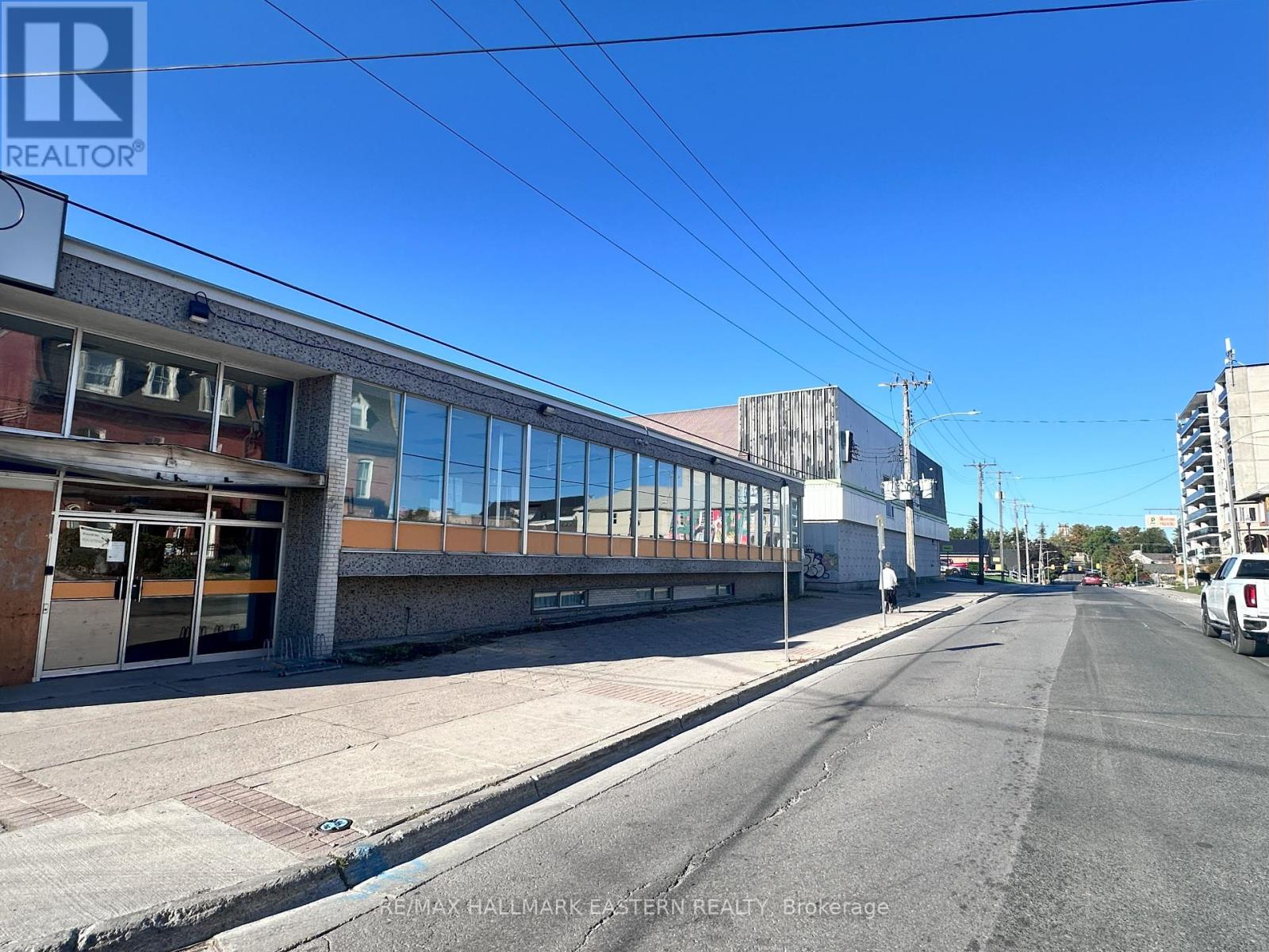 167 Brock Street, Peterborough, Ontario  K9H 2P6 - Photo 2 - X12424186