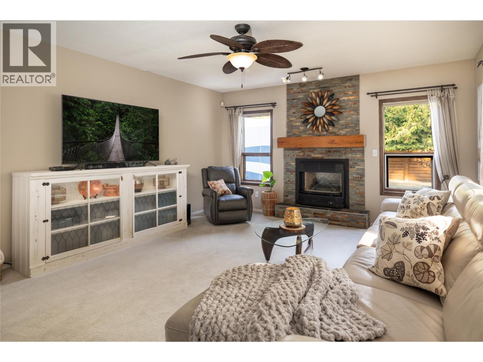 4692 Gordon Drive, Kelowna, British Columbia  V1W 4P4 - Photo 2 - 10363454