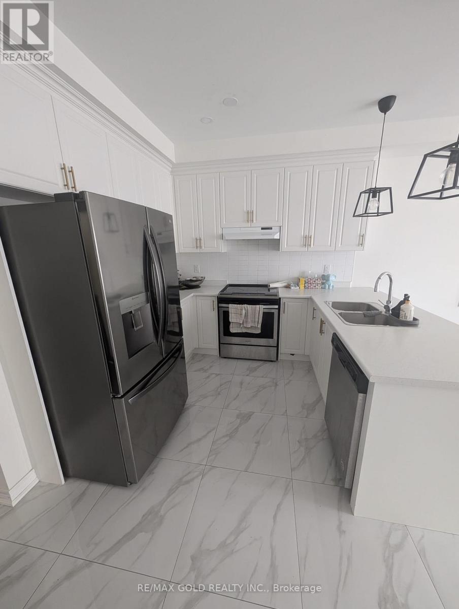 22 Faye Street, Brampton, Ontario  L6P 4M9 - Photo 11 - W12424108