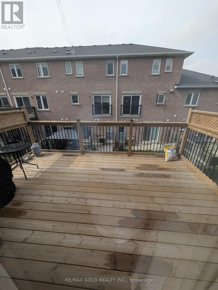 22 Faye Street, Brampton, Ontario  L6P 4M9 - Photo 12 - W12424108
