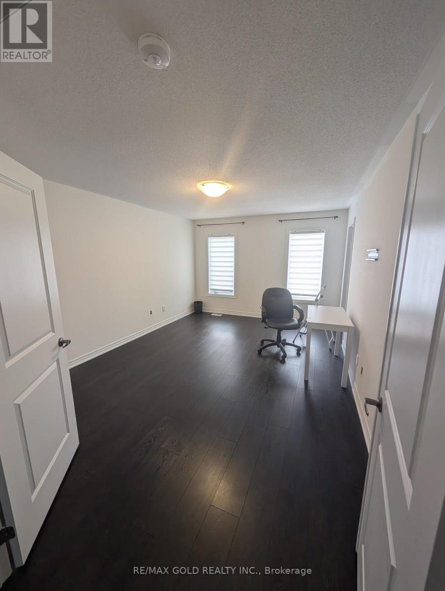 22 Faye Street, Brampton, Ontario  L6P 4M9 - Photo 15 - W12424108