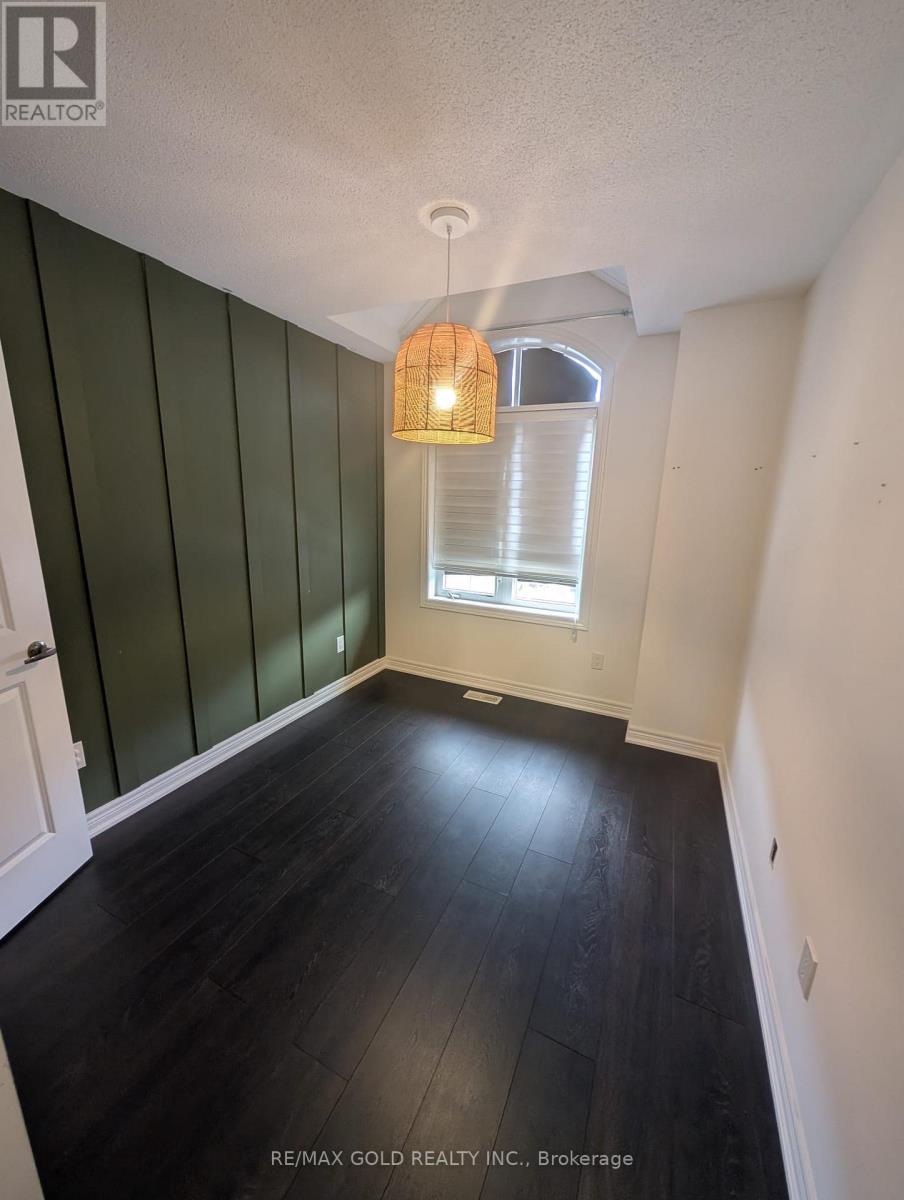 22 Faye Street, Brampton, Ontario  L6P 4M9 - Photo 17 - W12424108