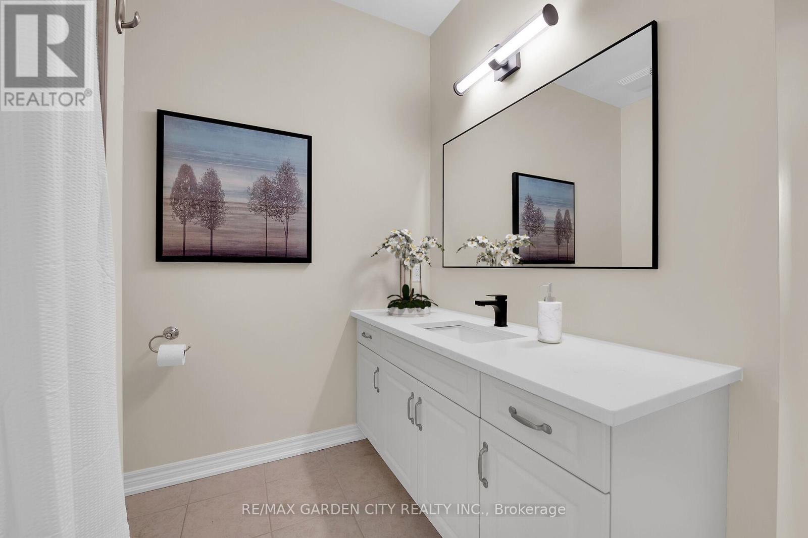 24 Manorwood Drive, West Lincoln, Ontario  L0R 2A0 - Photo 13 - X12424079