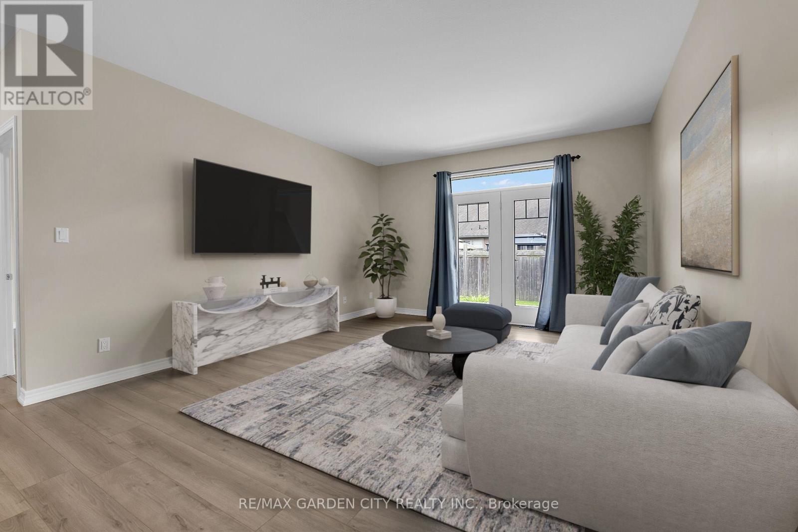 24 Manorwood Drive, West Lincoln, Ontario  L0R 2A0 - Photo 9 - X12424079