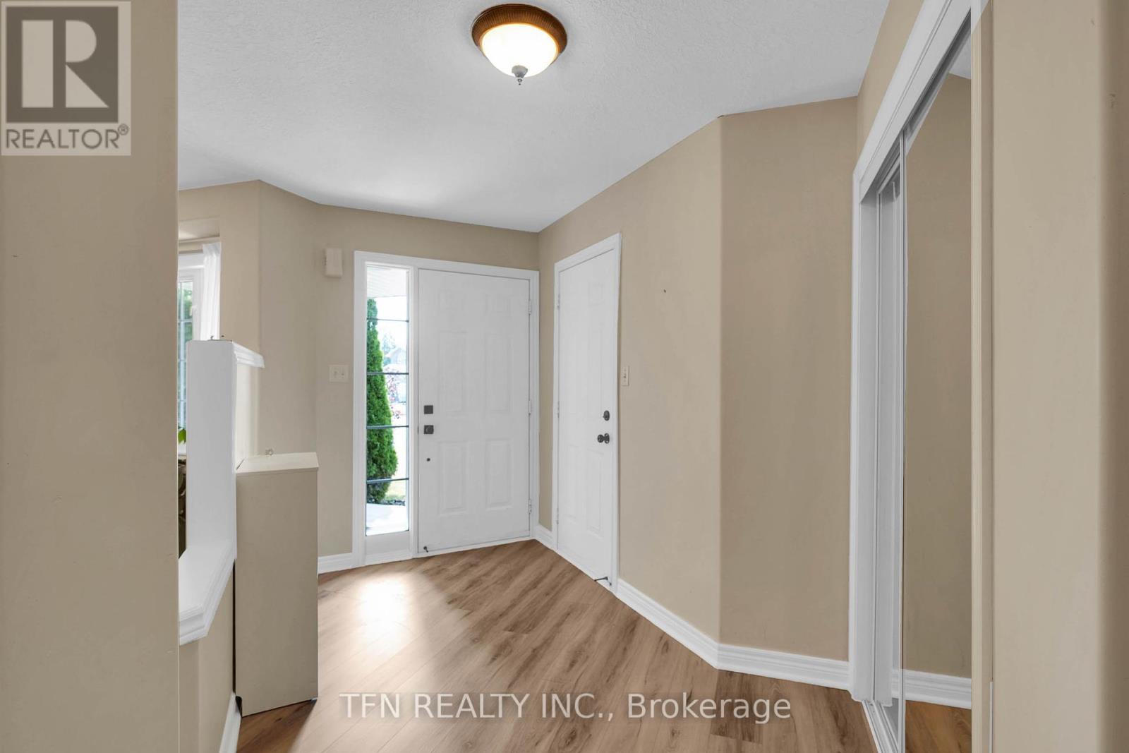 34 Balmoral Place, Barrie, Ontario  L4N 0Y9 - Photo 7 - S12338001