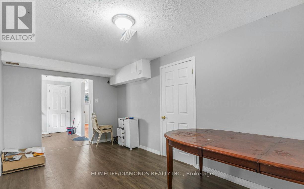 37 Briarsdale Crescent, Welland, Ontario  L3C 6S8 - Photo 16 - X12413191
