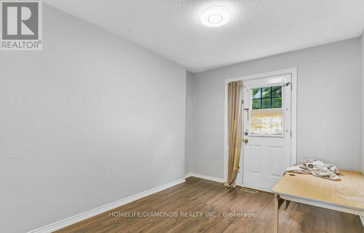 37 Briarsdale Crescent, Welland, Ontario  L3C 6S8 - Photo 14 - X12413191