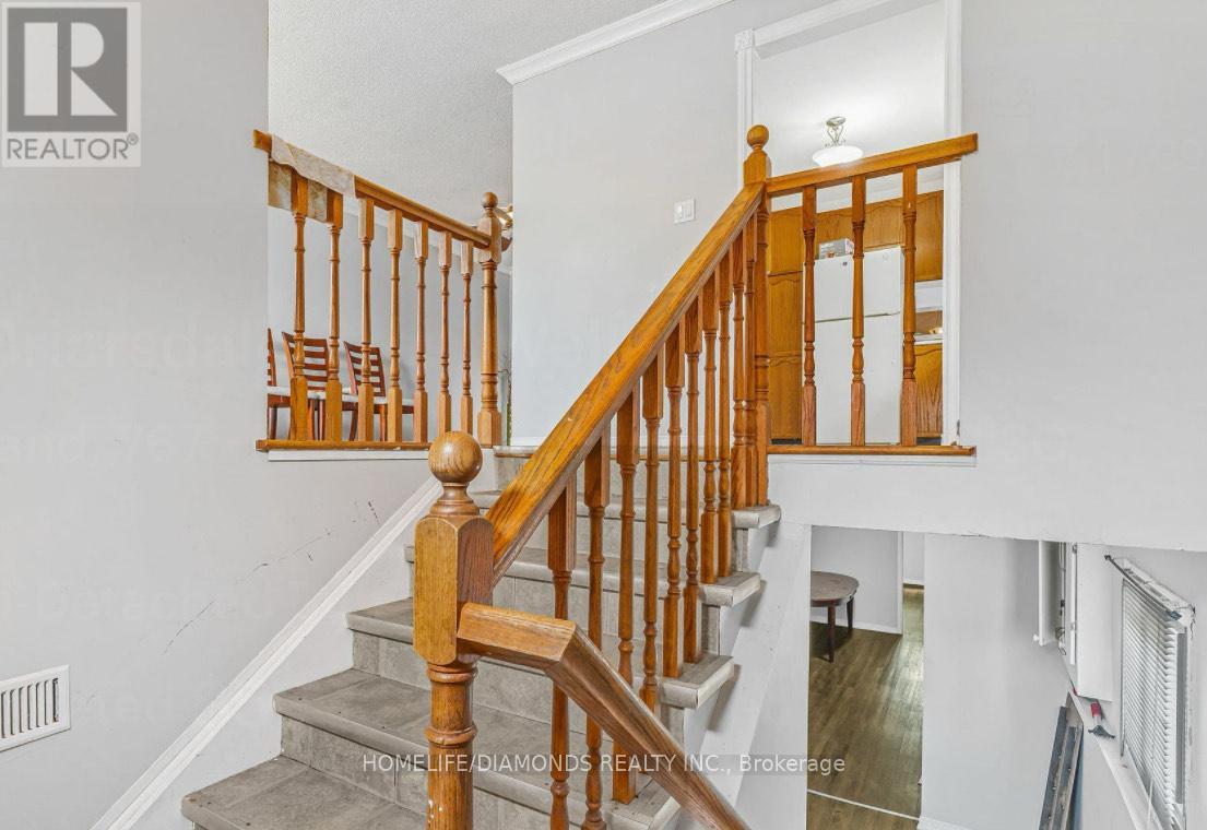 37 Briarsdale Crescent, Welland, Ontario  L3C 6S8 - Photo 4 - X12413191