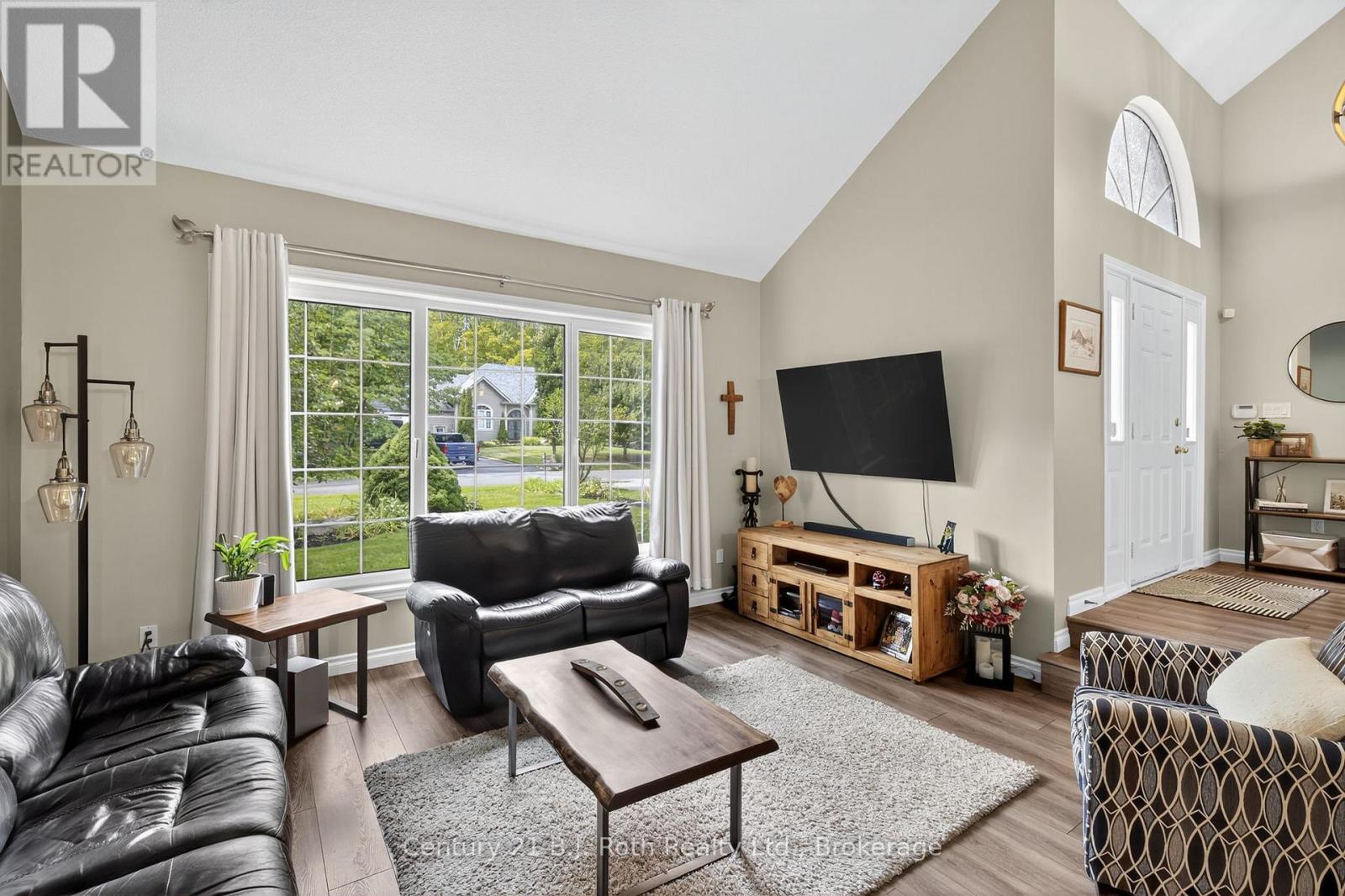 83 Wozniak Road, Penetanguishene, Ontario  L9M 1W6 - Photo 3 - S12418651