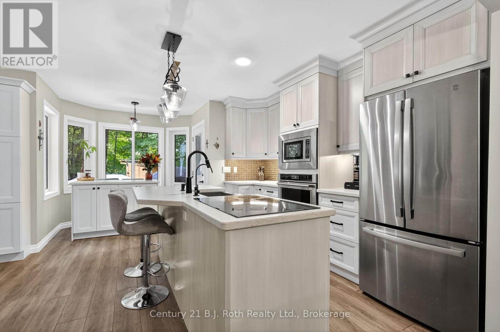 83 Wozniak Road, Penetanguishene, Ontario  L9M 1W6 - Photo 9 - S12418651