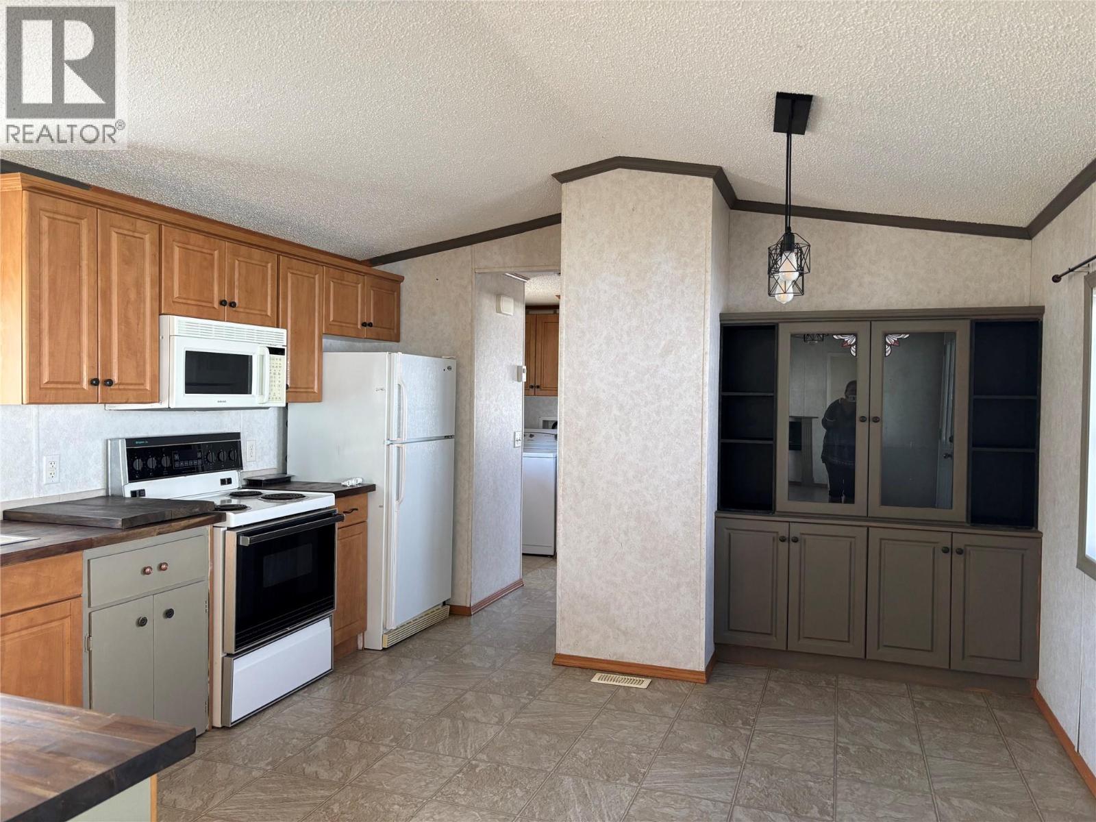 10 Nelson Avenue Unit# 4, Fruitvale, British Columbia  V0G 1L0 - Photo 4 - 10362853