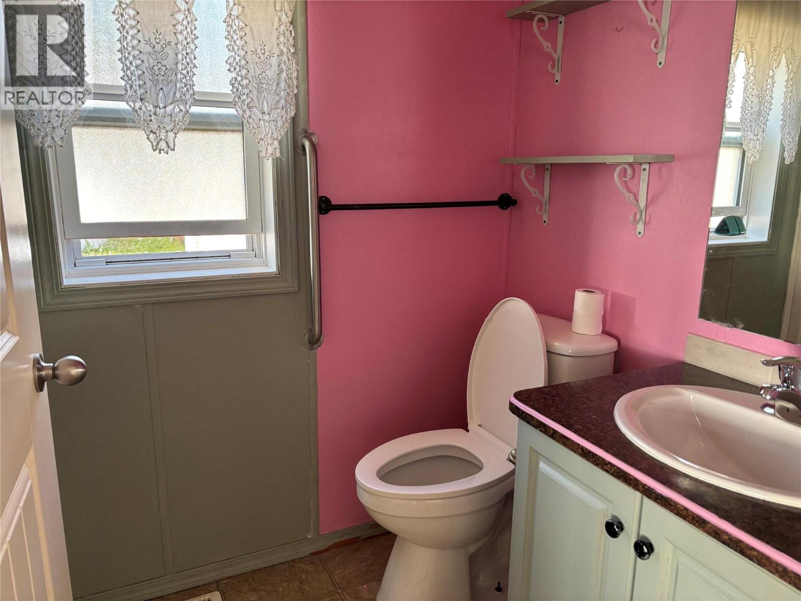 10 Nelson Avenue Unit# 4, Fruitvale, British Columbia  V0G 1L0 - Photo 6 - 10362853
