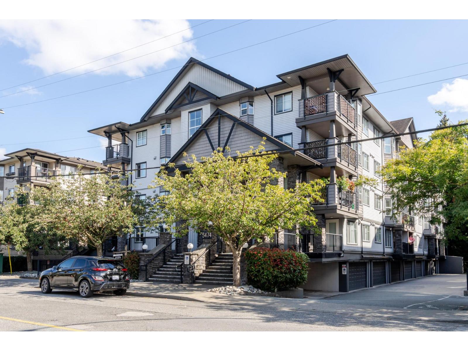 409 5474 198TH STREET, Langley, British Columbia