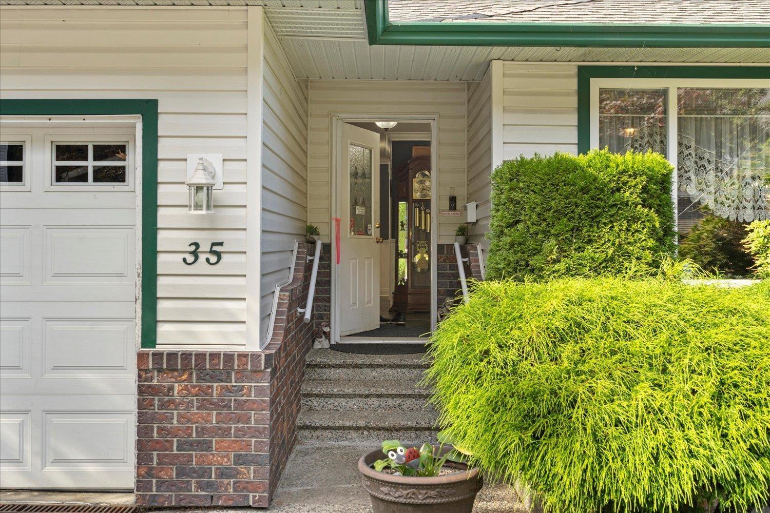 35 34250 Hazelwood Avenue, Abbotsford, British Columbia  V2S 7L4 - Photo 3 - R3051312
