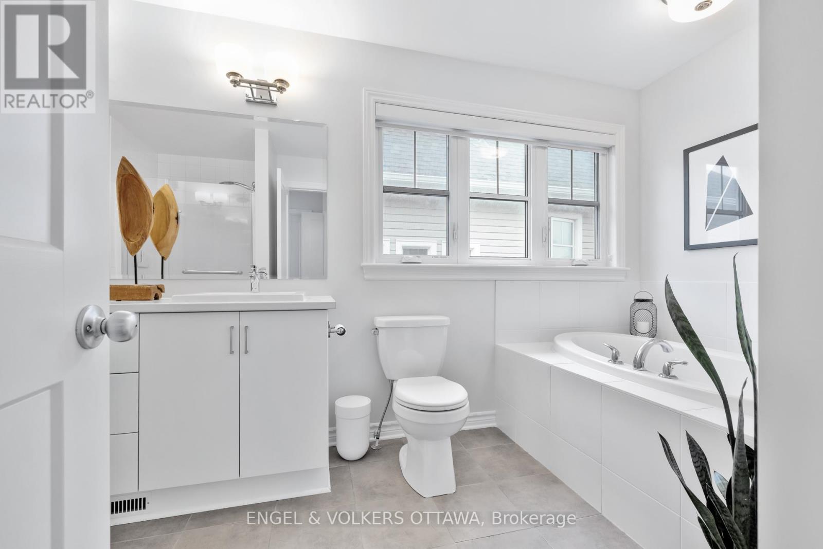 610 Egret Way, Ottawa, Ontario  K2J 6K9 - Photo 27 - X12424341