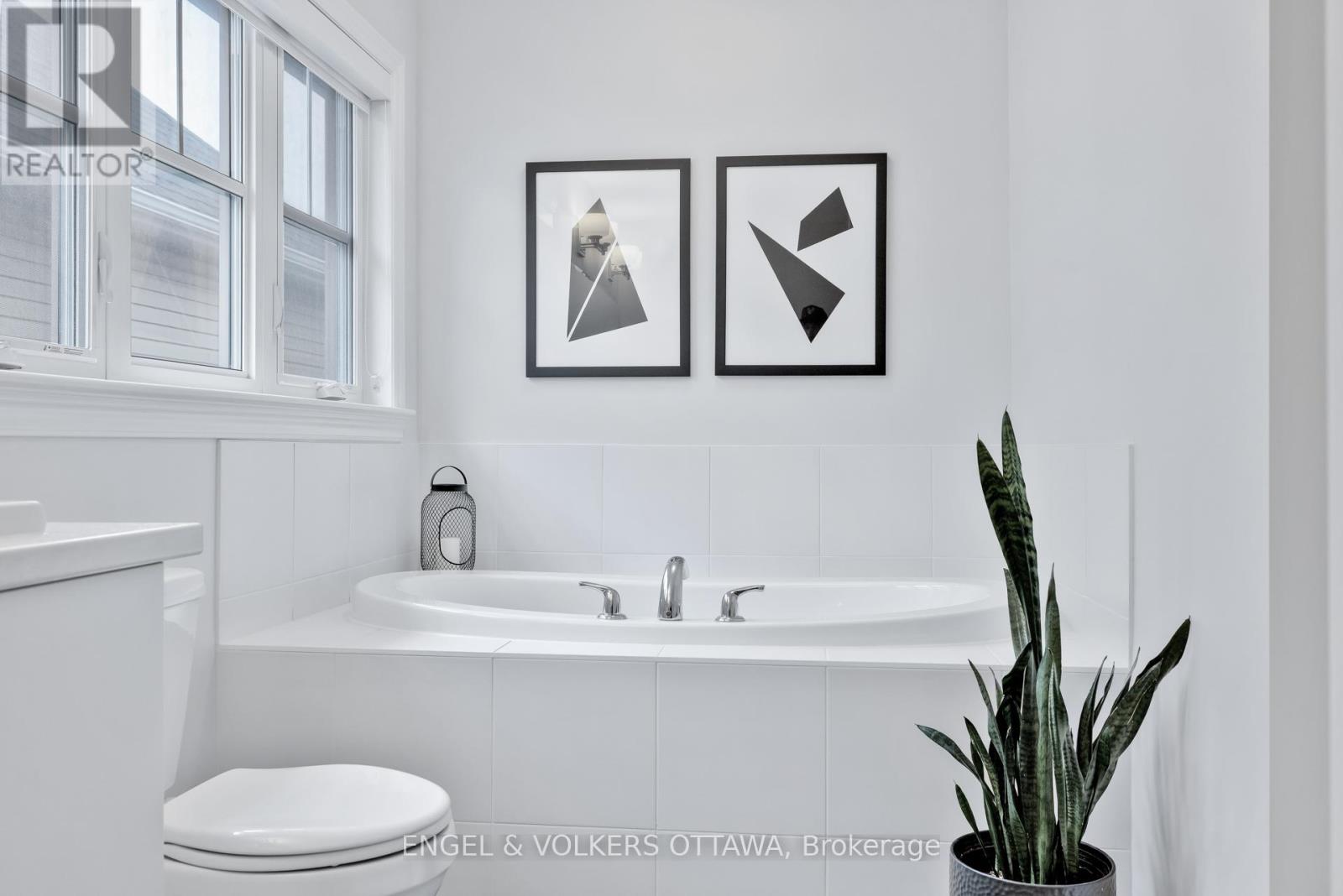 610 Egret Way, Ottawa, Ontario  K2J 6K9 - Photo 29 - X12424341