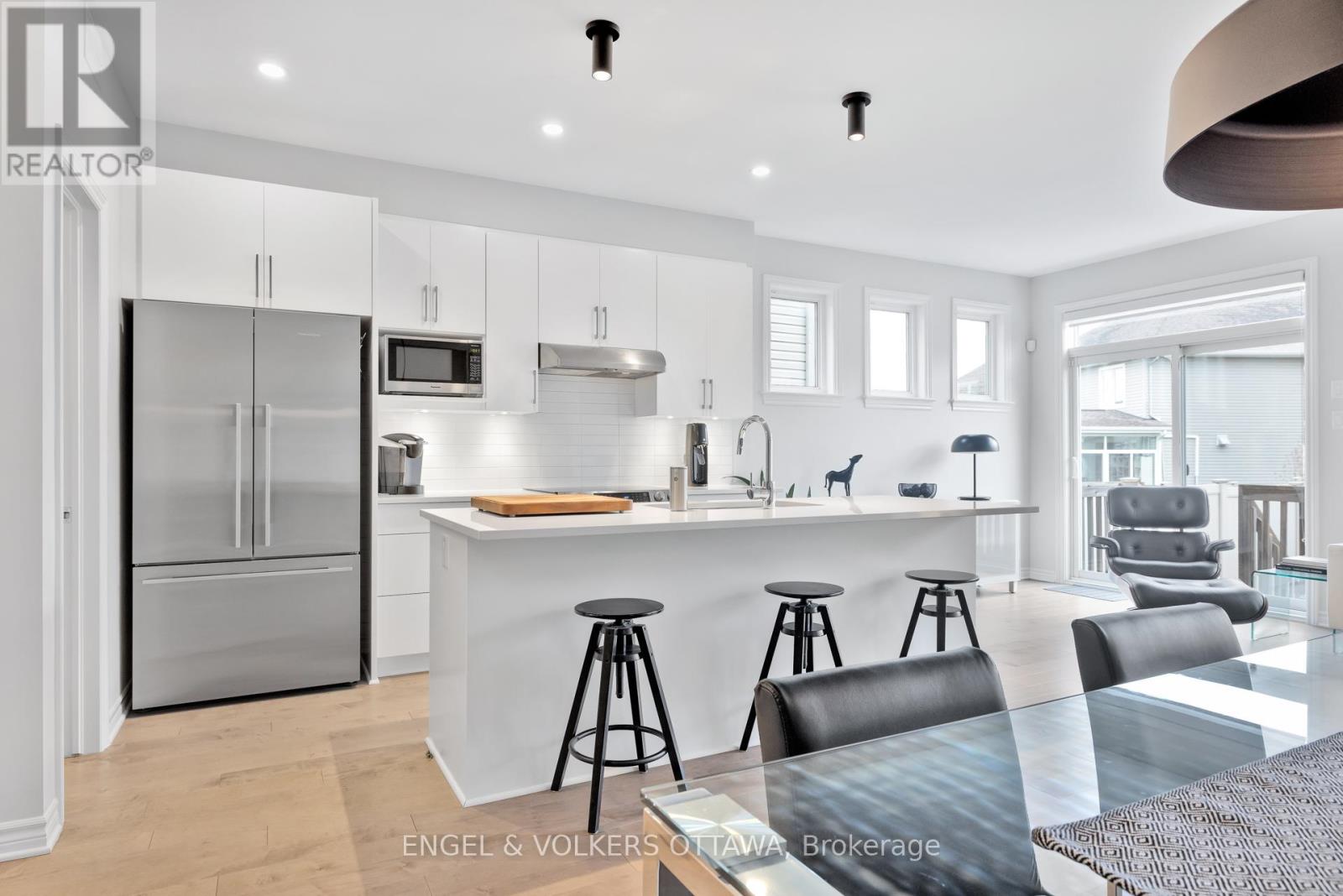 610 Egret Way, Ottawa, Ontario  K2J 6K9 - Photo 6 - X12424341