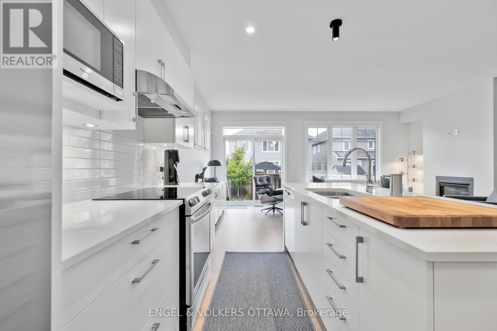 610 Egret Way, Ottawa, Ontario  K2J 6K9 - Photo 9 - X12424341