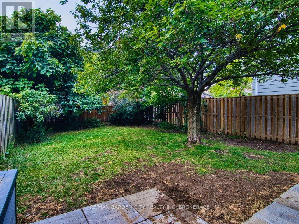 18 Prince Paul Crescent, St. Catharines, Ontario  L2N 3A9 - Photo 30 - X12424342