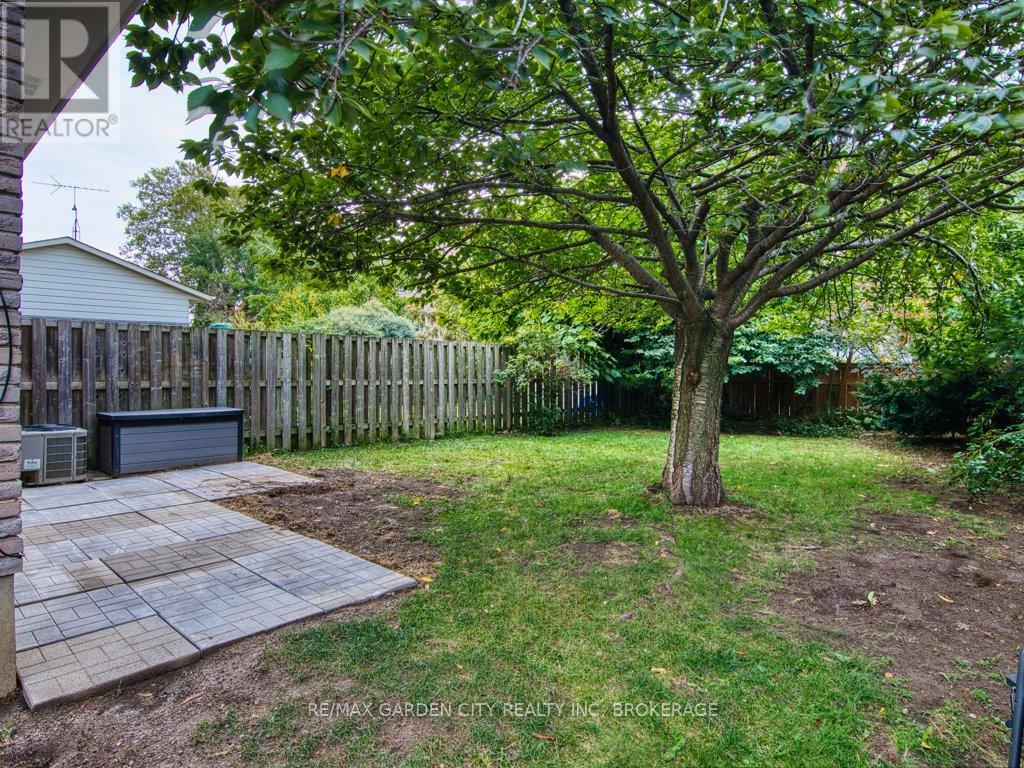18 Prince Paul Crescent, St. Catharines, Ontario  L2N 3A9 - Photo 31 - X12424342