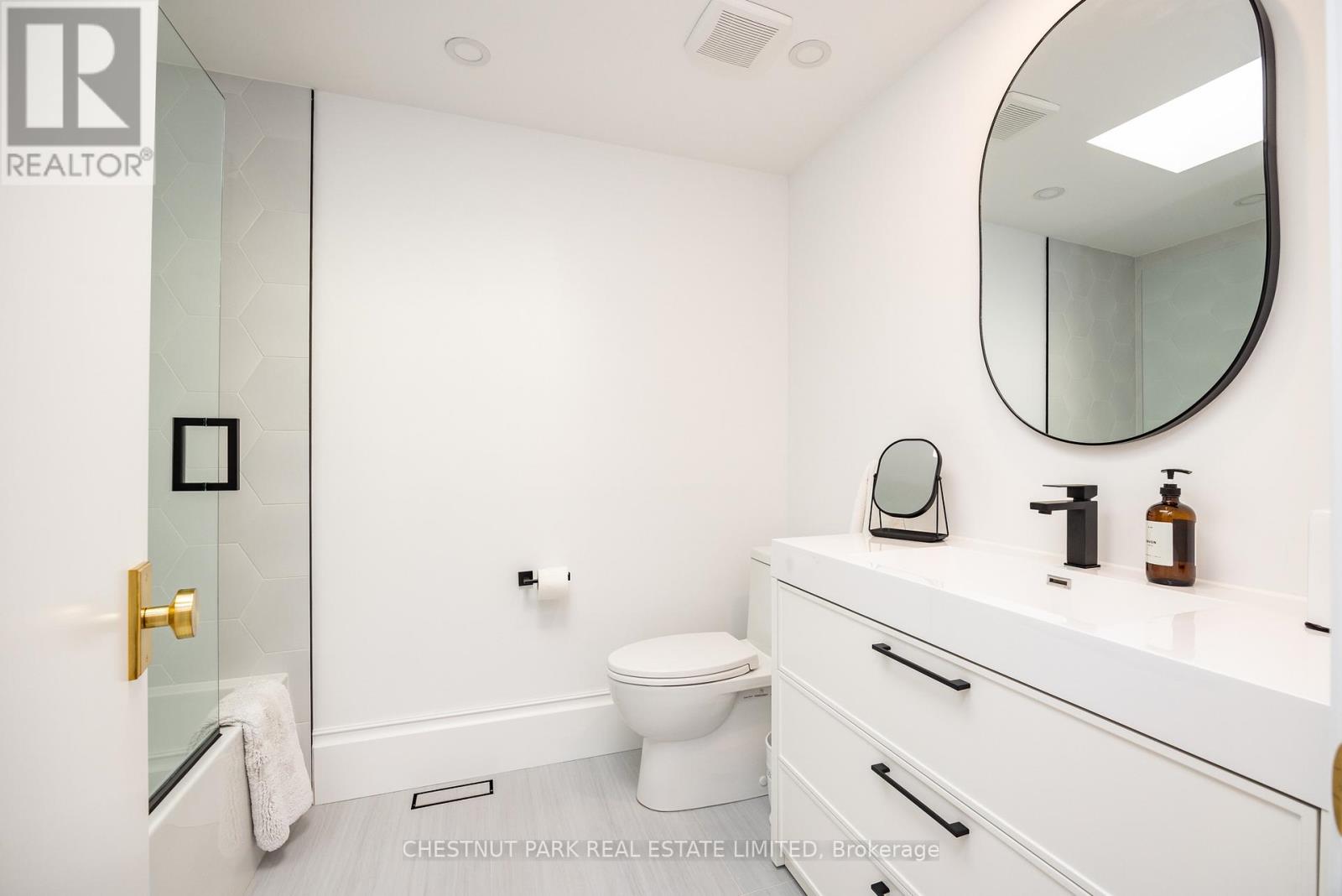 414 Bedford Park Avenue, Toronto, Ontario  M5M 1K1 - Photo 32 - C12424153