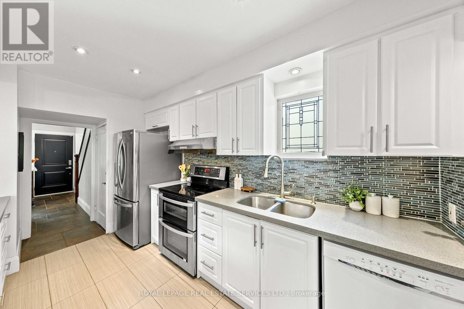 1565 Mount Pleasant Road, Toronto, Ontario  M4N 2V4 - Photo 13 - C12424241