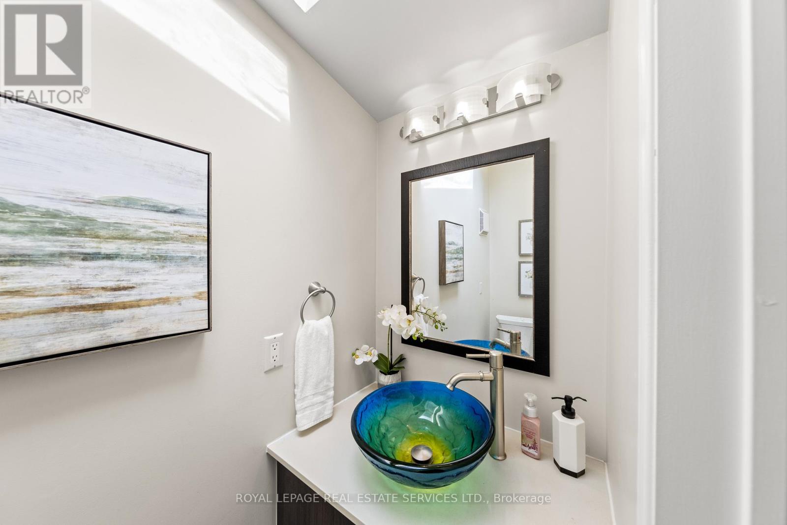 1565 Mount Pleasant Road, Toronto, Ontario  M4N 2V4 - Photo 16 - C12424241