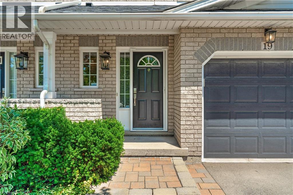 2151 Walkers Line Unit# 19, Burlington, Ontario  L7M 4W1 - Photo 2 - 40773277