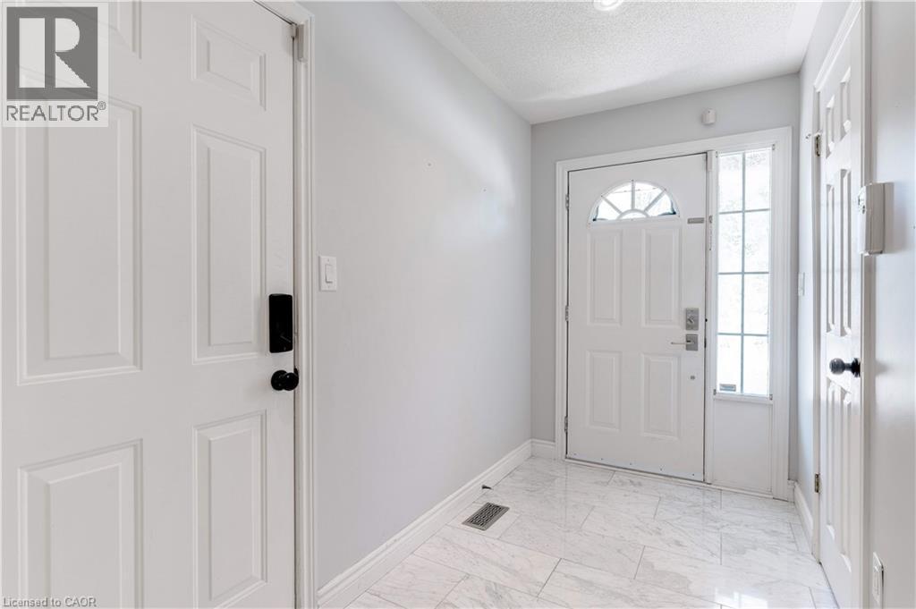2151 Walkers Line Unit# 19, Burlington, Ontario  L7M 4W1 - Photo 3 - 40773277