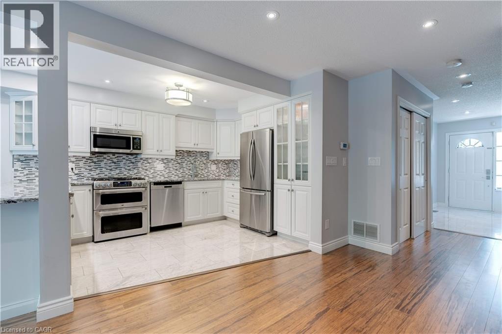 2151 Walkers Line Unit# 19, Burlington, Ontario  L7M 4W1 - Photo 4 - 40773277