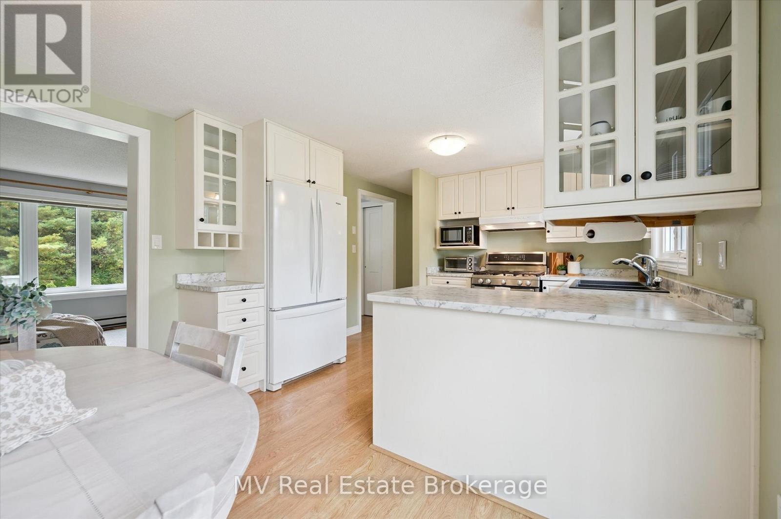120 Canrobert Street, Centre Wellington (Fergus), Ontario  N1M 3C1 - Photo 12 - X12424292