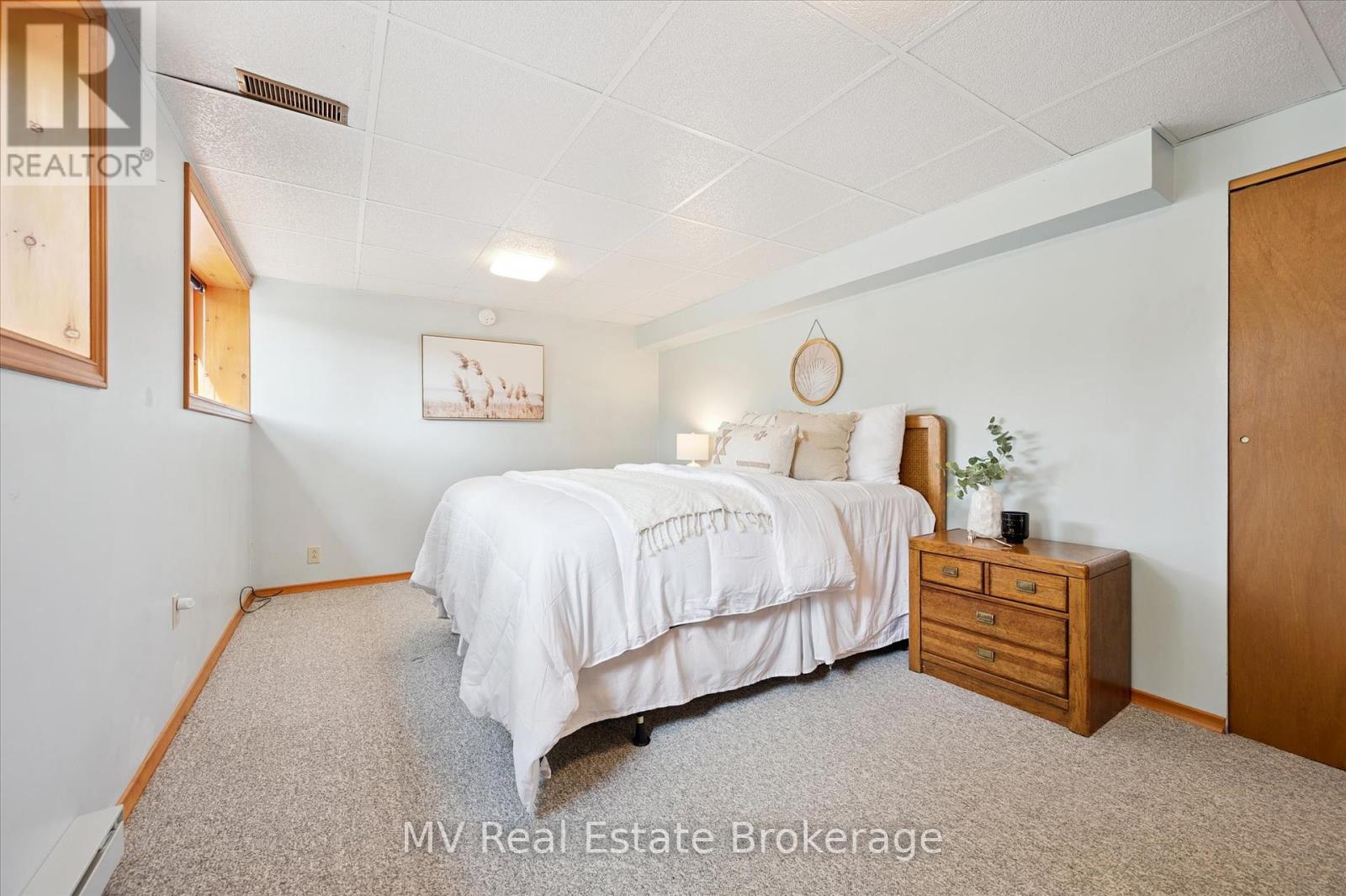 120 Canrobert Street, Centre Wellington (Fergus), Ontario  N1M 3C1 - Photo 31 - X12424292
