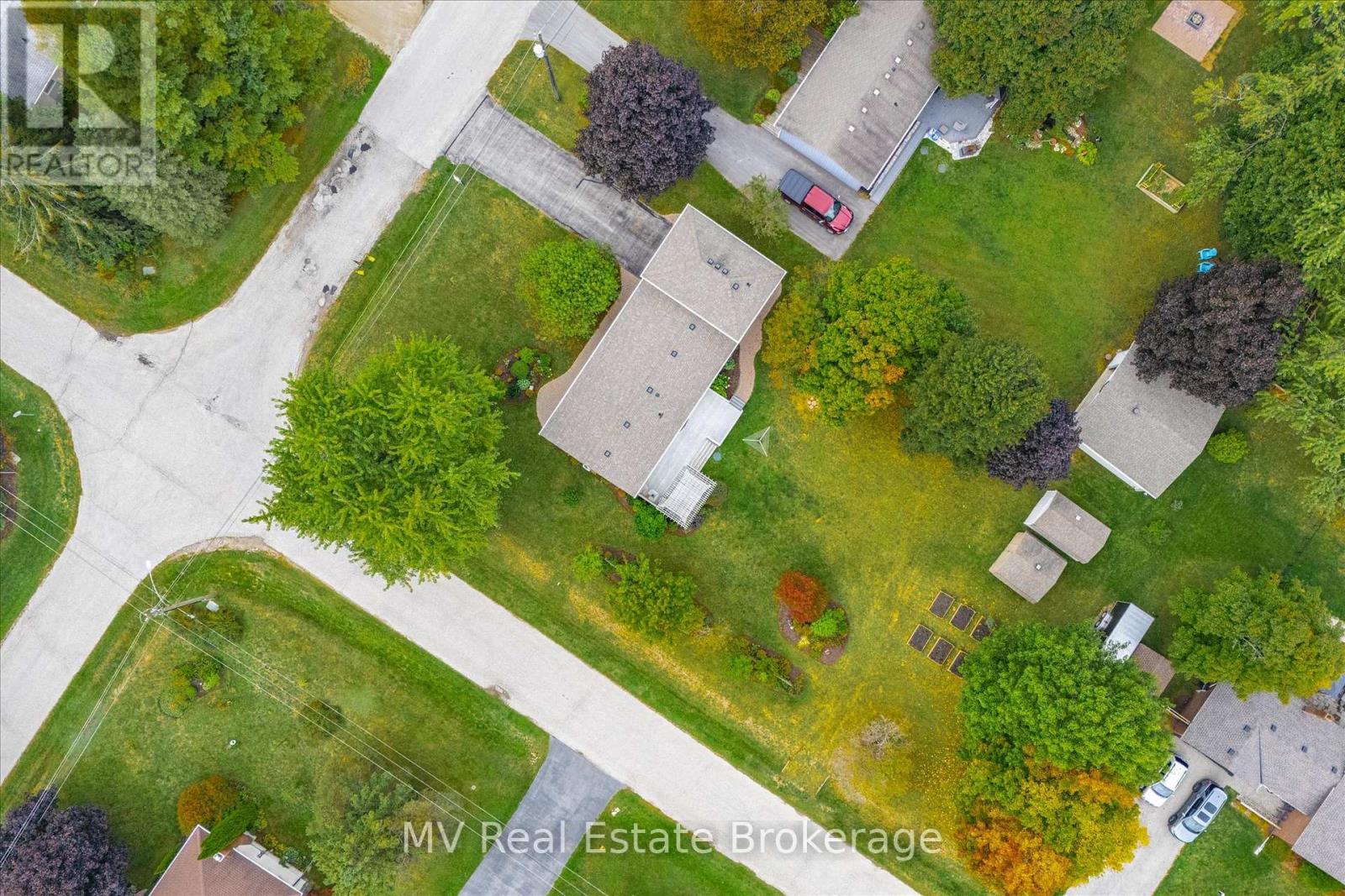 120 Canrobert Street, Centre Wellington (Fergus), Ontario  N1M 3C1 - Photo 37 - X12424292