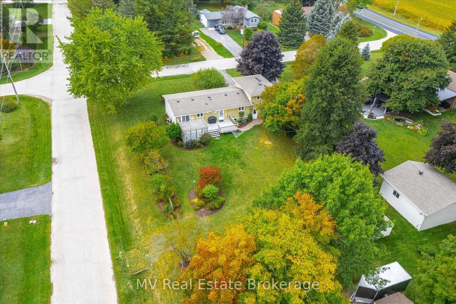 120 Canrobert Street, Centre Wellington (Fergus), Ontario  N1M 3C1 - Photo 39 - X12424292