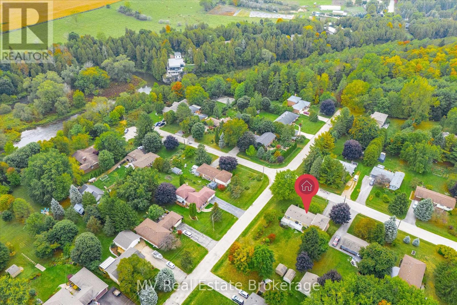 120 Canrobert Street, Centre Wellington (Fergus), Ontario  N1M 3C1 - Photo 40 - X12424292