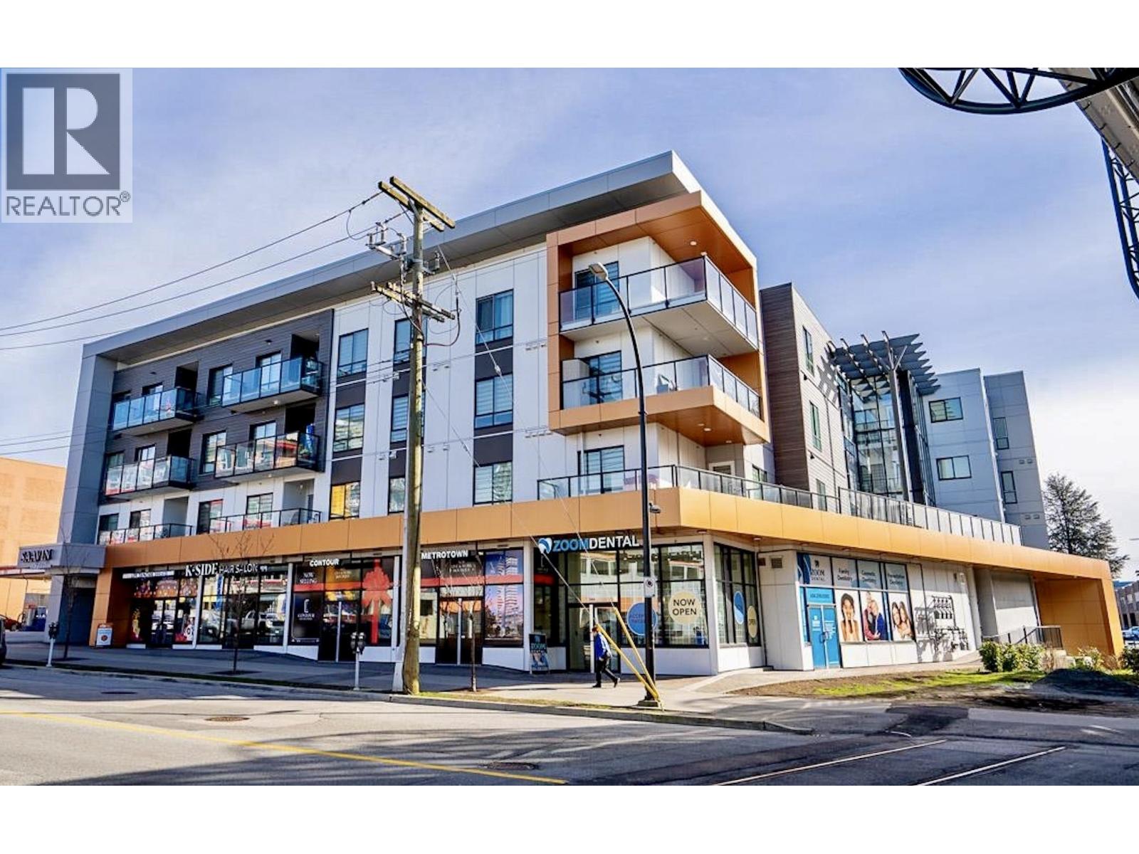 201 6968 Royal Oak Avenue, Burnaby, British Columbia  V5J 4J2 - Photo 1 - R3051770
