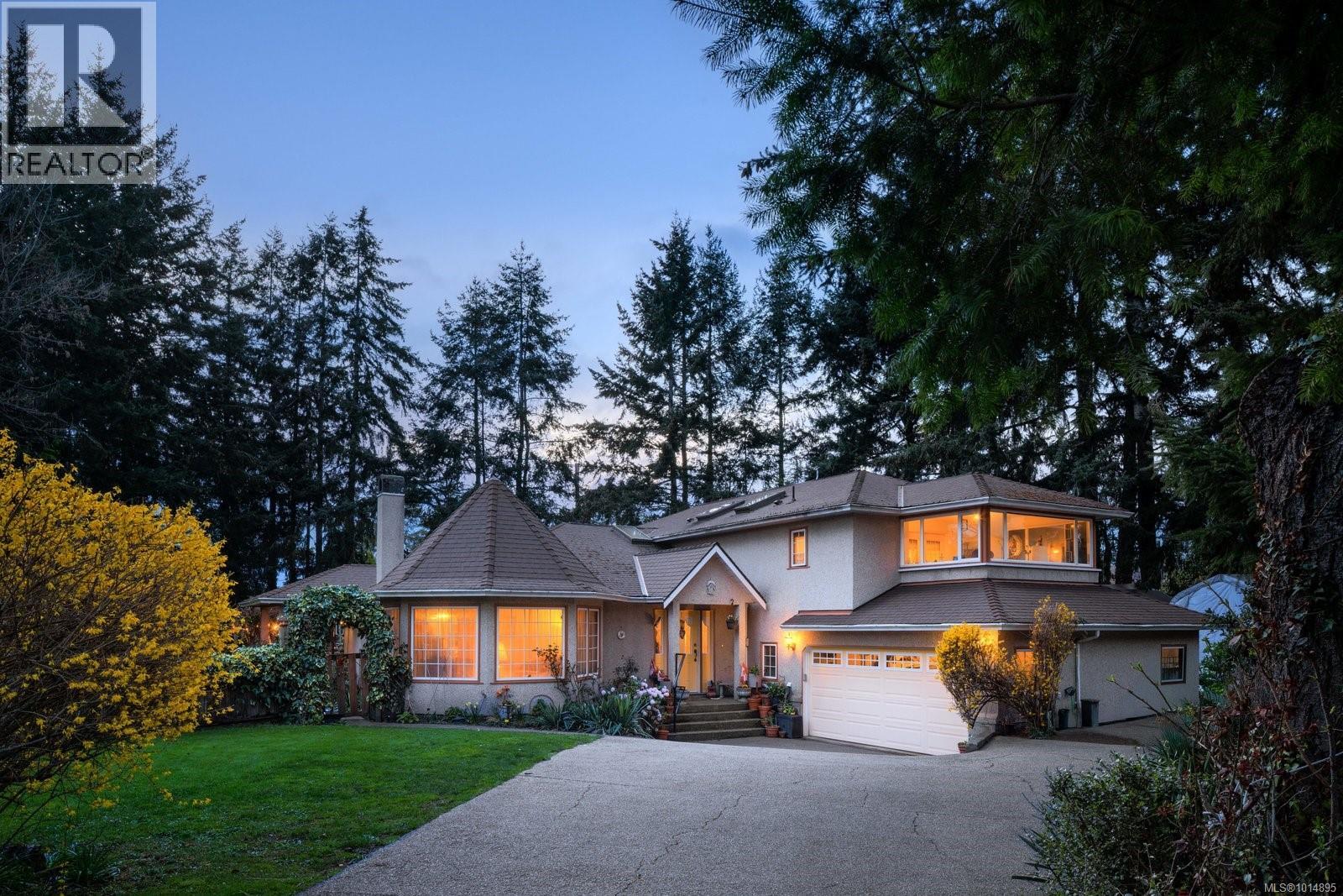 2832 Cadboro Bay Rd, Oak Bay, British Columbia