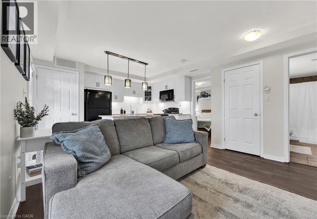 Property at 1460 HIGHLAND Avenue W Unit# 11C image 3
