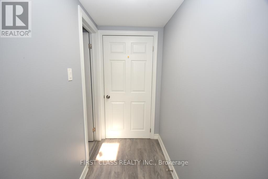 B2 - 1506 Simcoe Street N, Oshawa, Ontario  L1G 4X7 - Photo 3 - E12424187