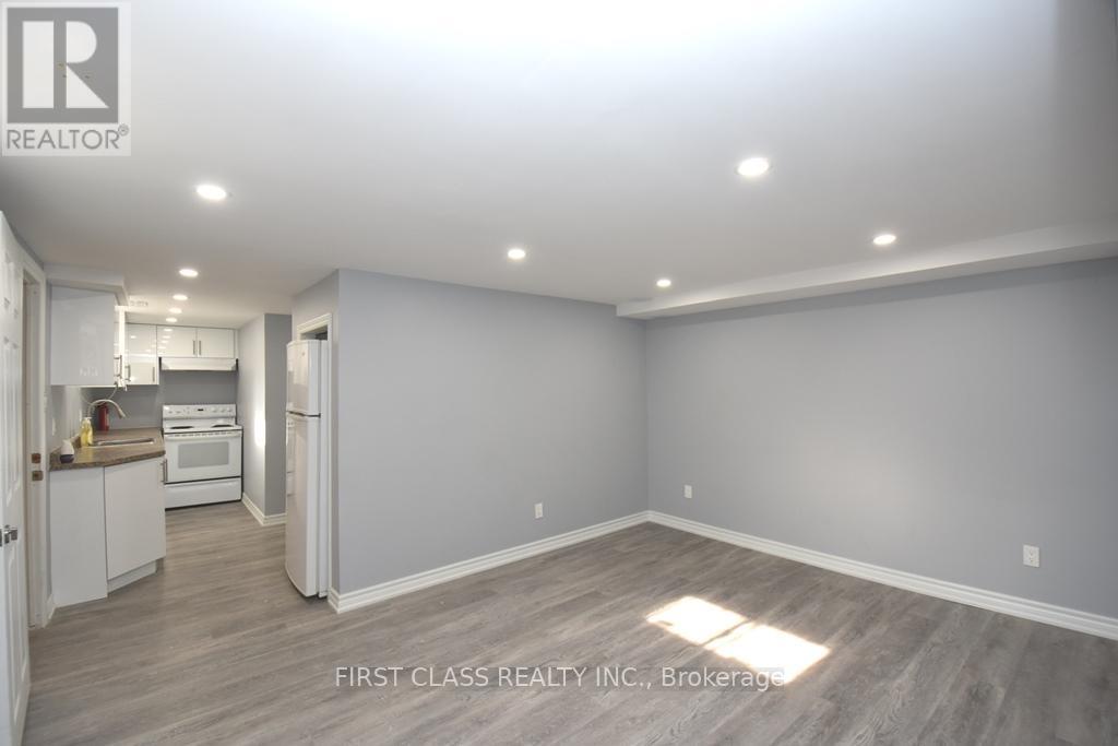 B2 - 1506 Simcoe Street N, Oshawa, Ontario  L1G 4X7 - Photo 8 - E12424187