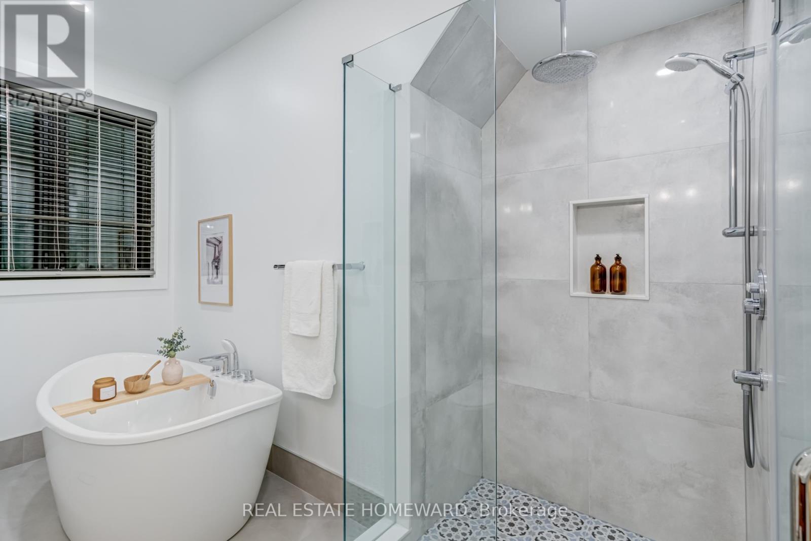 46 Boulton Avenue, Toronto, Ontario  M4M 2J5 - Photo 23 - E12424221