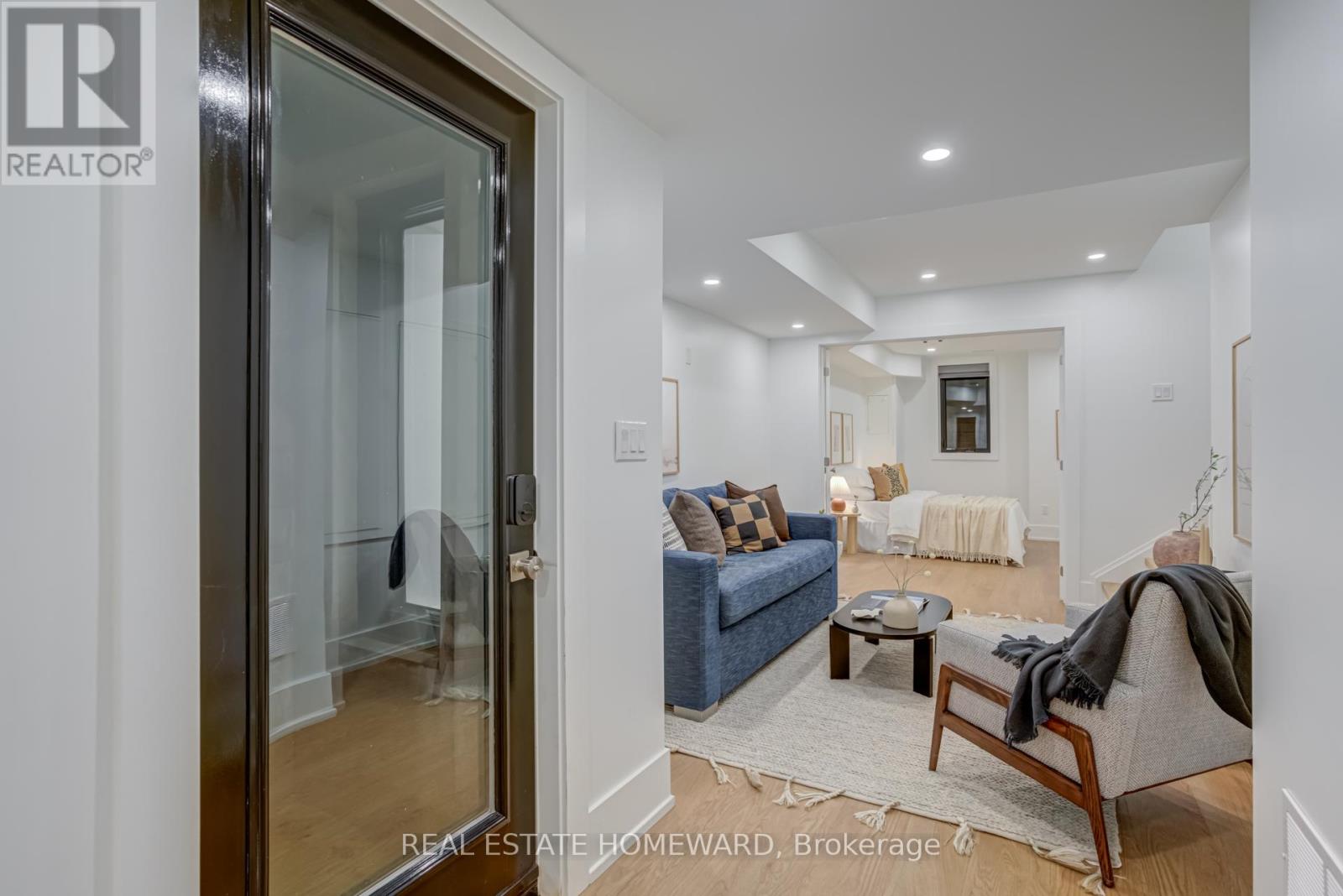 46 Boulton Avenue, Toronto, Ontario  M4M 2J5 - Photo 32 - E12424221