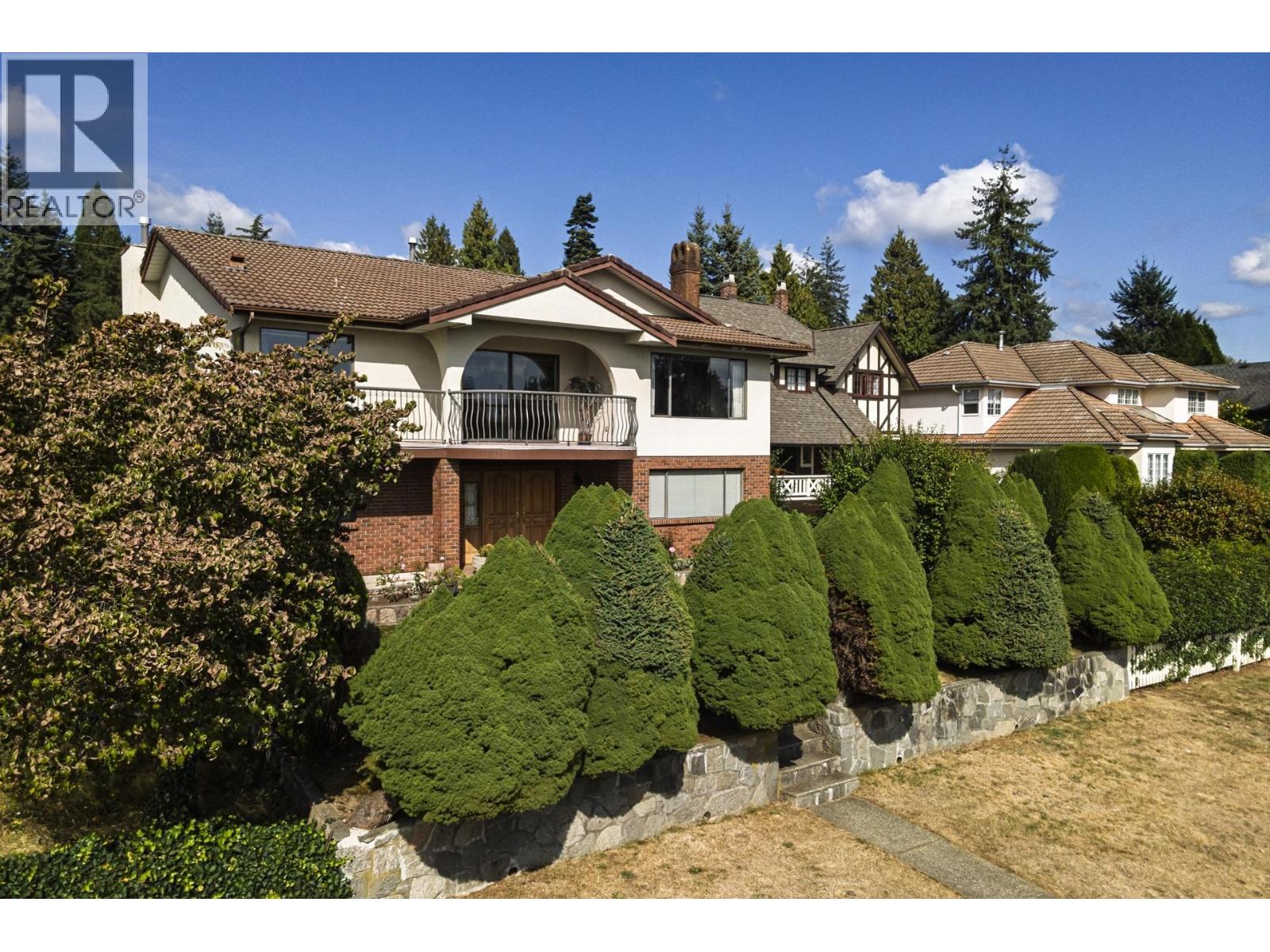 512 E 18TH STREET, North Vancouver, British Columbia