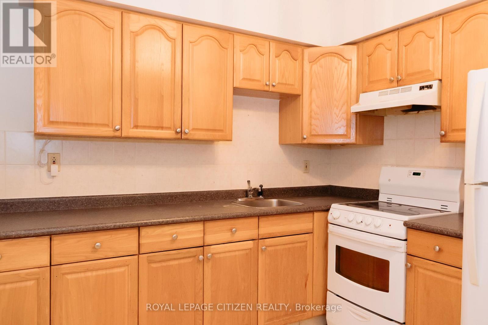 203 - 1864 Danforth Avenue, Toronto, Ontario  M4C 1J4 - Photo 2 - E12385165