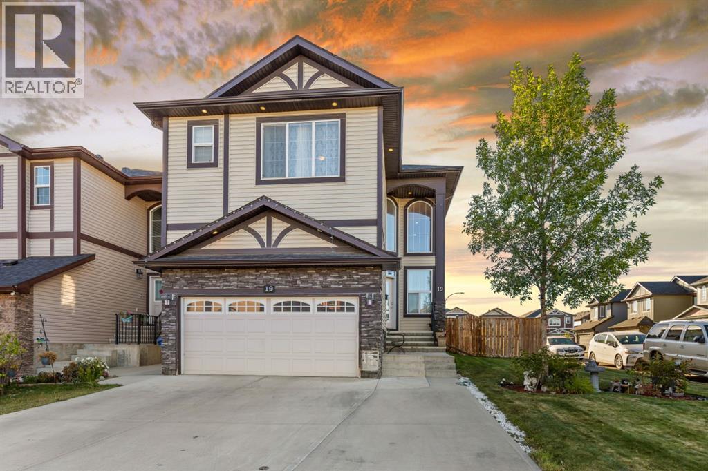19 SADDLELAKE View NE, Calgary, Alberta