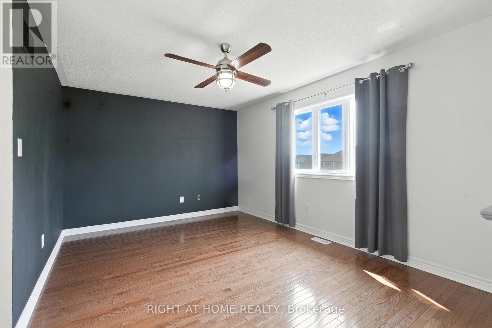 215 Canada Drive, Vaughan, Ontario  L4H 0K2 - Photo 16 - N12424159