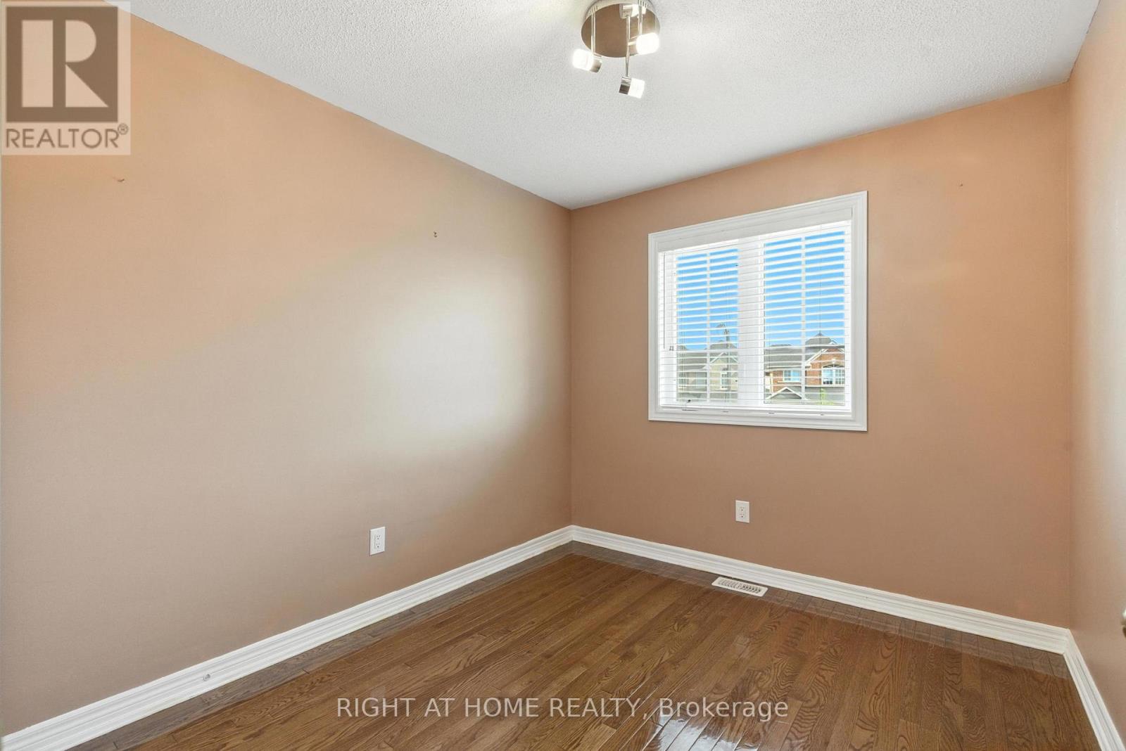215 Canada Drive, Vaughan, Ontario  L4H 0K2 - Photo 22 - N12424159