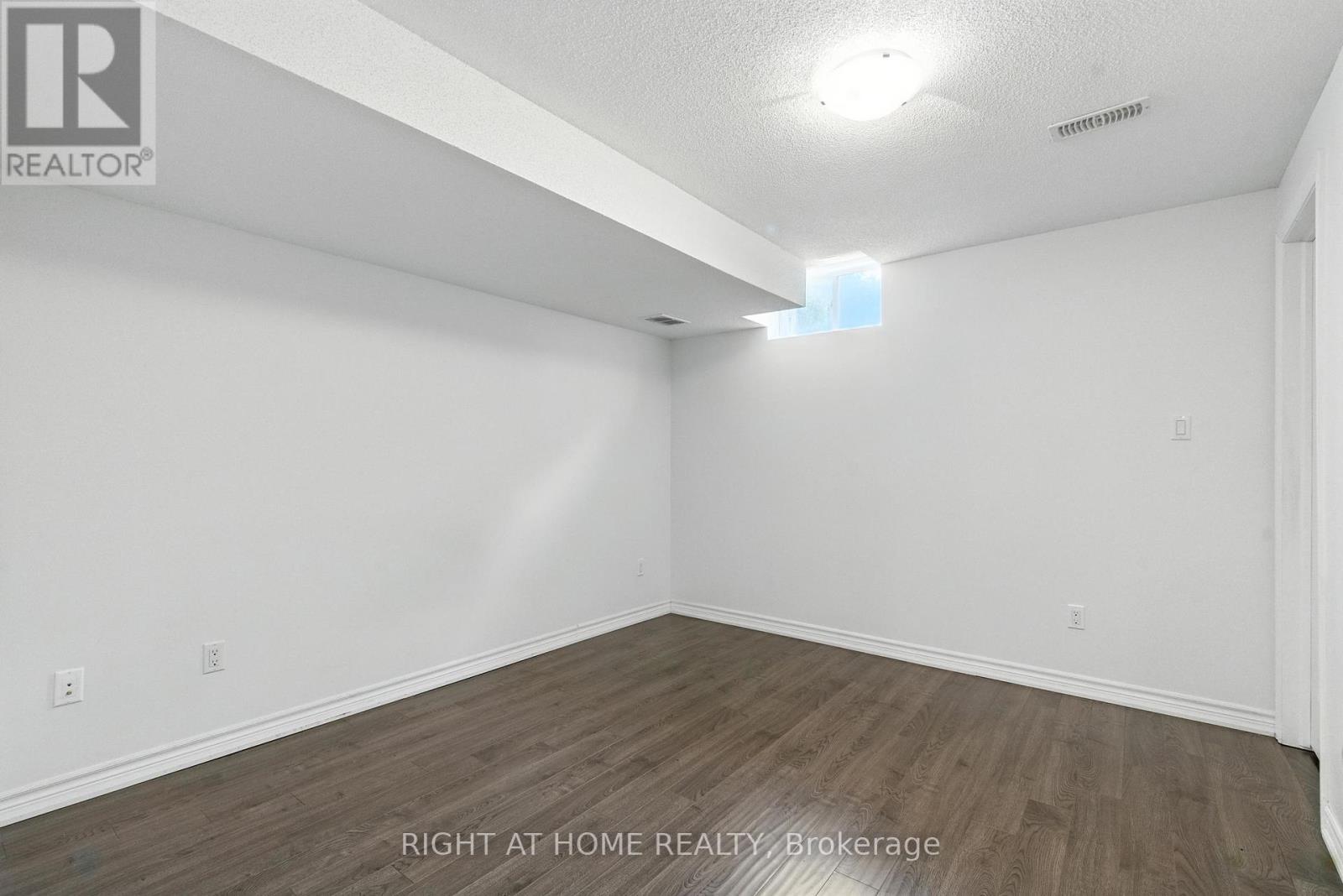 215 Canada Drive, Vaughan, Ontario  L4H 0K2 - Photo 29 - N12424159
