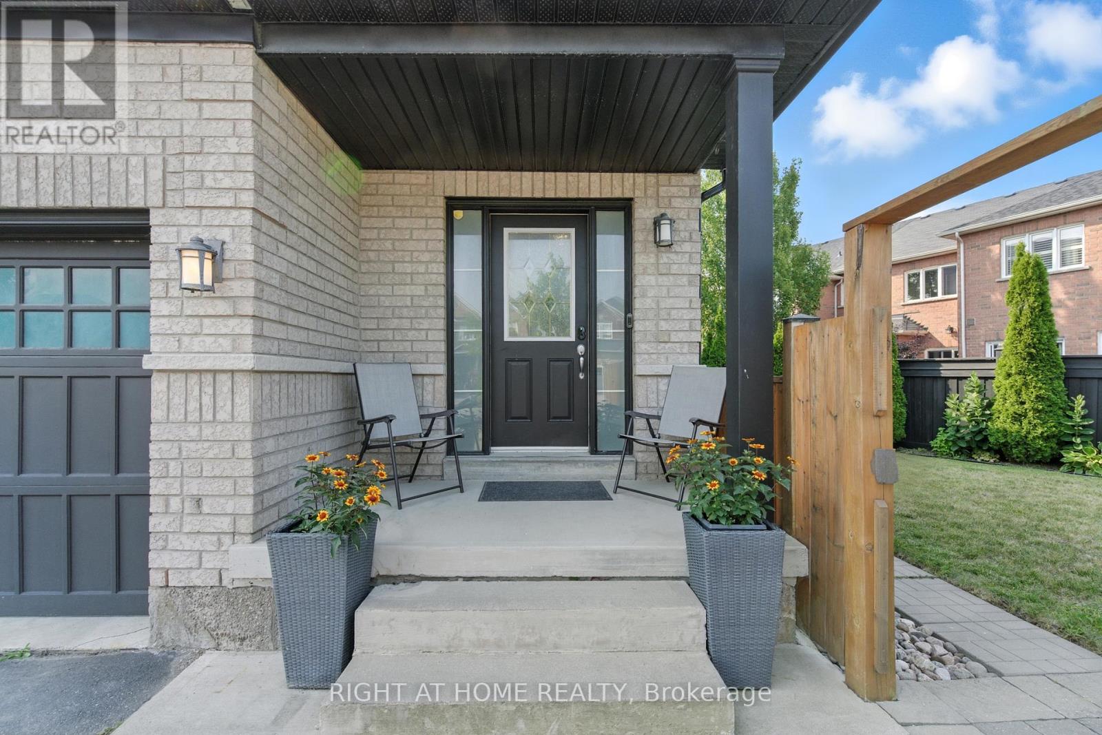 215 Canada Drive, Vaughan, Ontario  L4H 0K2 - Photo 3 - N12424159